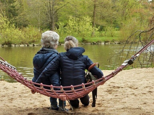 6 Cool Ways to Make Friends in Your 60s